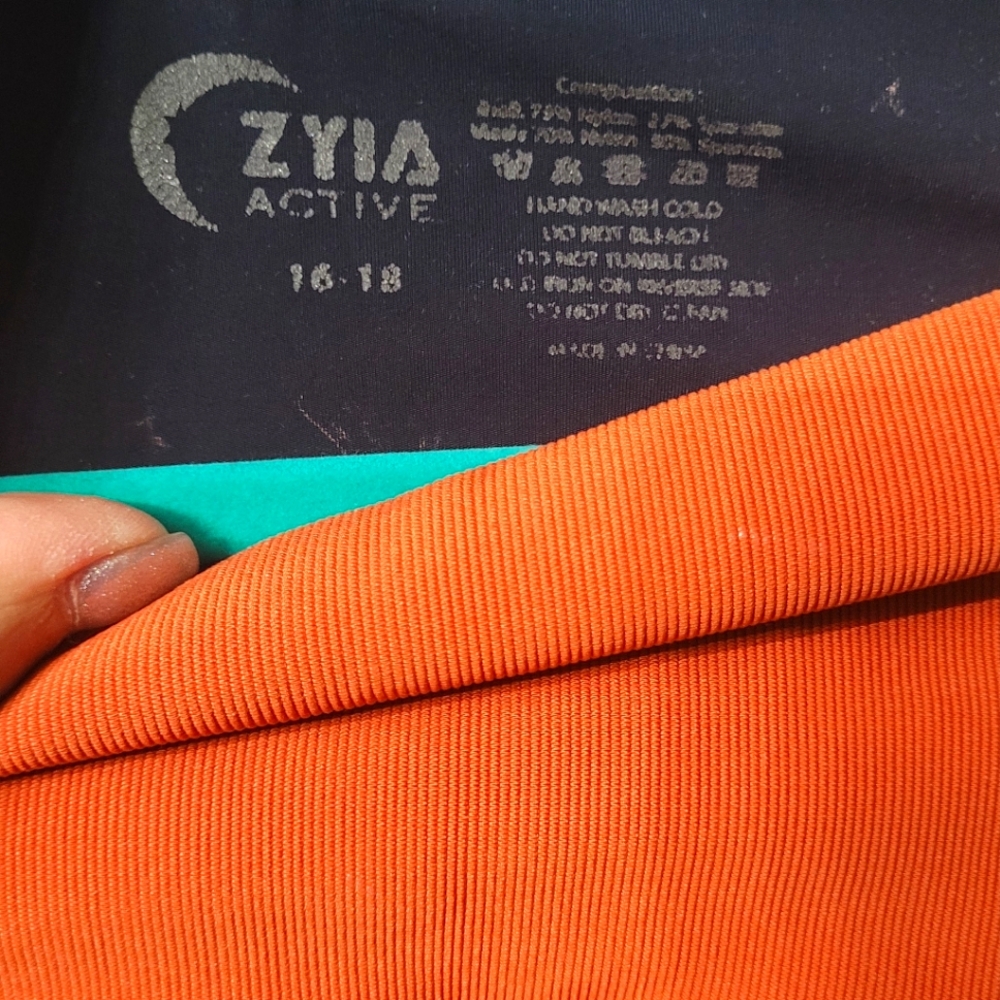 Zyia leggings